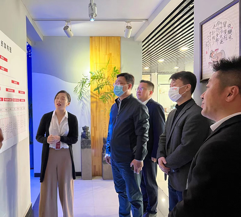 邯鄲市復(fù)興區(qū)委常委、宣傳部長(zhǎng)李巖濤來(lái)公司調(diào)研指導(dǎo)工作